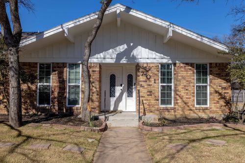 701 Kentwood Cir, Bedford, TX, 76021-5304 | Card Image