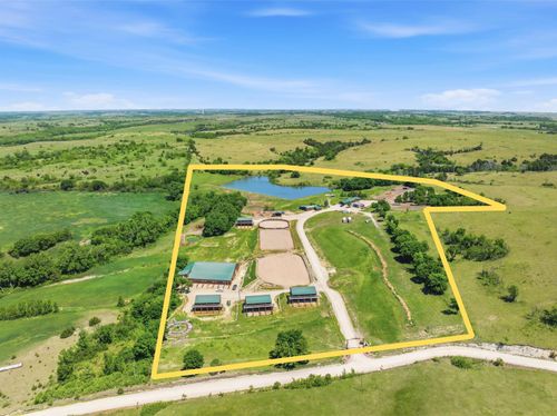 13325 Brush Creek Rd, Westmoreland, KS, 66549-9746 | Card Image