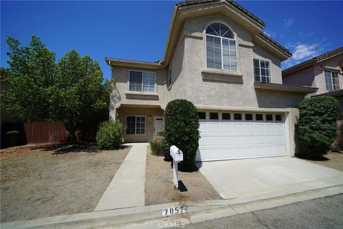 7057 Rubio Ave, Lake Balboa, CA, 91406-3716 | Card Image