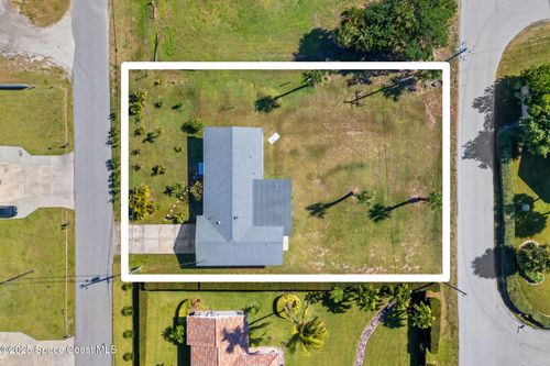 107 Franklyn Ave, Indialantic, FL, 32903-2957 | Card Image