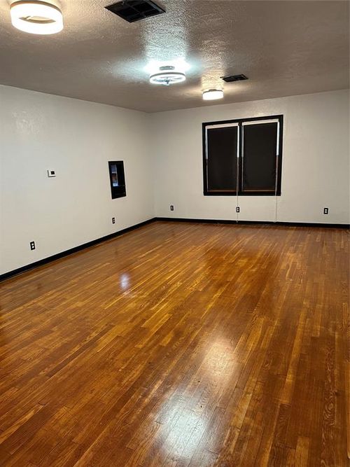 11286 N 2240 Rd, Bessie, OK, 73622-2207 | Card Image