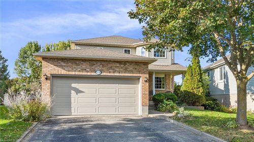 214 Dartmoor Cres, Waterloo, ON, N2K3S9 | Card Image