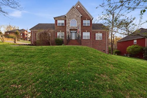 425 Westwood Dr, Smyrna, TN, 37167-4575 | Card Image