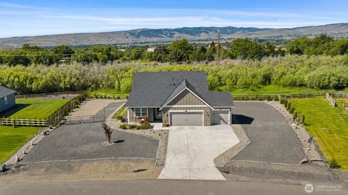 2907 Dapple Gray Way, Ellensburg, WA, 98926-6017 | Card Image