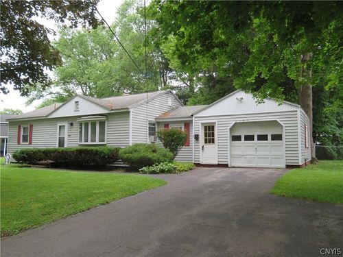 8 Pinecrest Rd, New Hartford, NY, 13413-1211 | Card Image