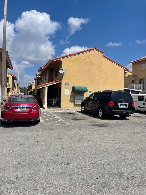 apt-202-2765 W 61st Pl, Hialeah, FL, 33016-5931 | Card Image