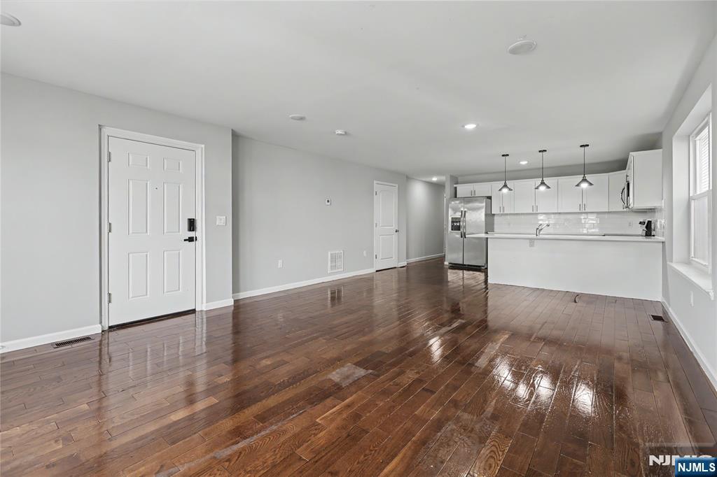 Residential Lease in Newark 5