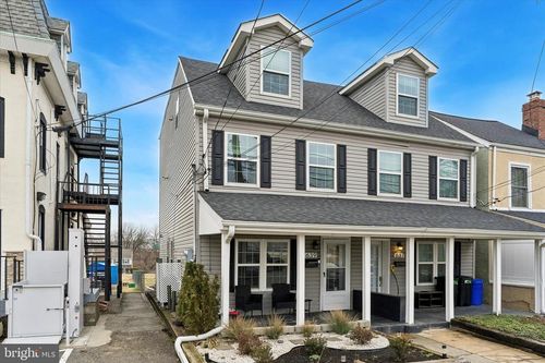 639 Old Elm St, CONSHOHOCKEN, PA, 19428-1045 | Card Image