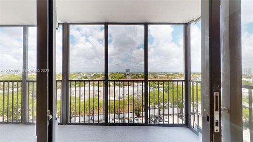 801-20100 W Country Club Dr, Aventura, FL, 33180-1634 | Card Image