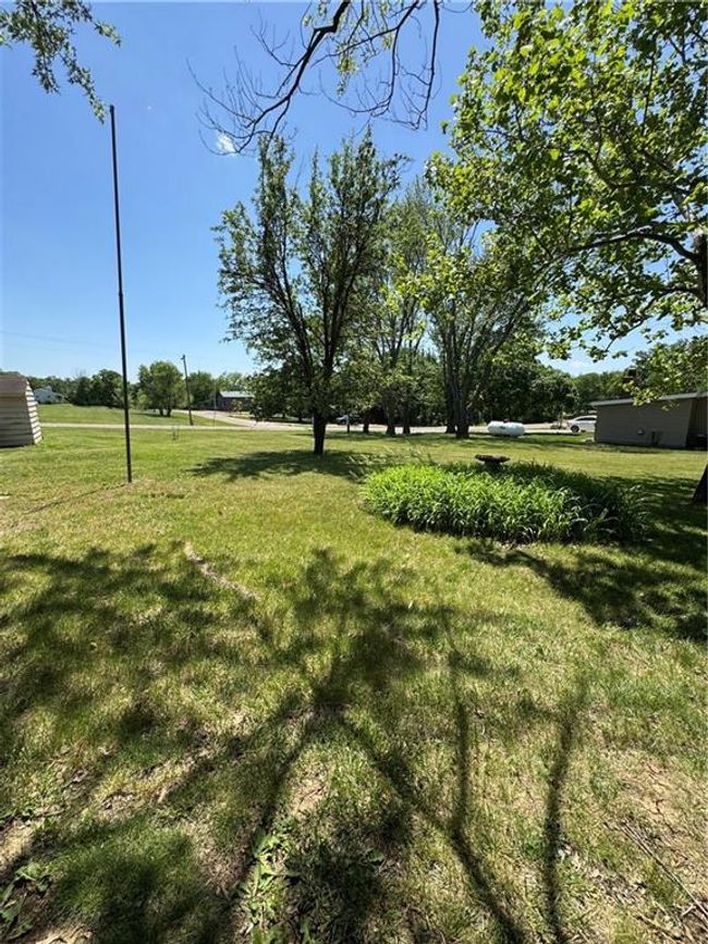 8833 Hickory Ln, House other with 2 bedrooms, 2 bathrooms and null parking in Ozawkie KS | Image 41