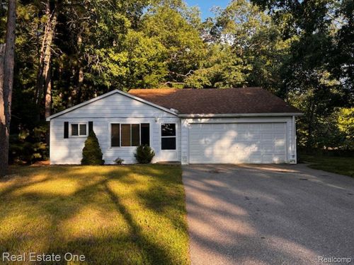 7948 E Cedar Lake Dr, Greenbush, MI, 48738-9211 | Card Image