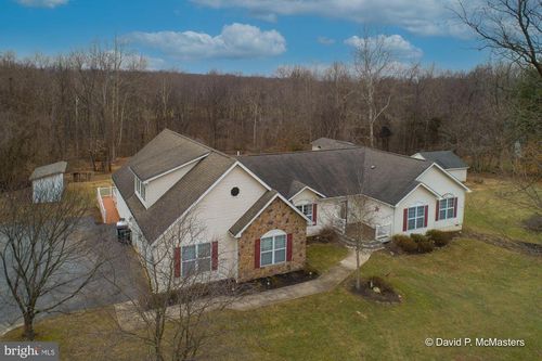217 Deer Trl, SHEPHERDSTOWN, WV, 25443-5033 | Card Image