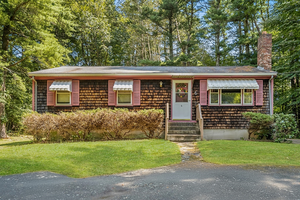 Simmons St, Assonet, MA 02702