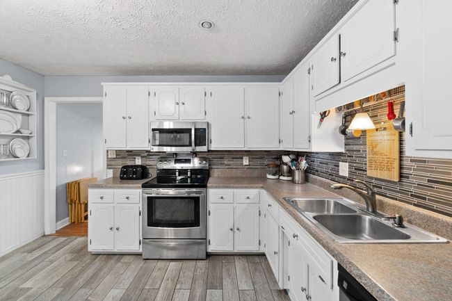 1015 Golden Pond Rd, House other with 3 bedrooms, 2 bathrooms and 2 parking in Chapmansboro TN | Image 11