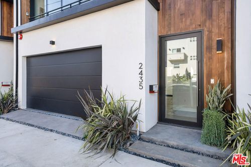 2435 Penmar Ave, Venice, CA, 90291-5048 | Card Image