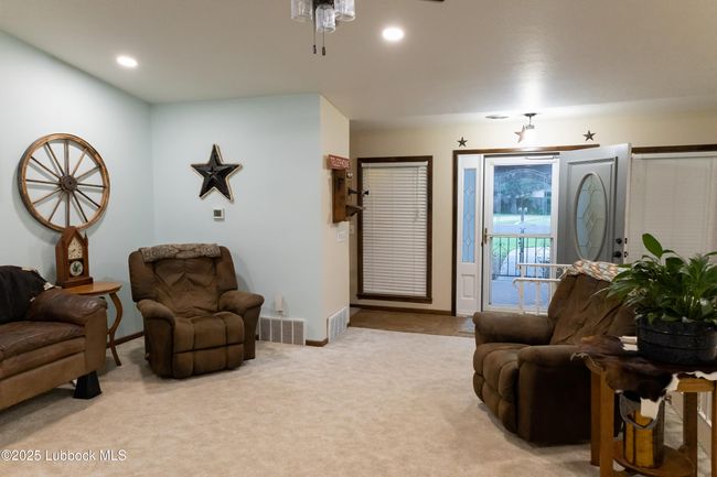 2512 Holliday St, House other with 3 bedrooms, 2 bathrooms and null parking in Plainview TX | Image 7