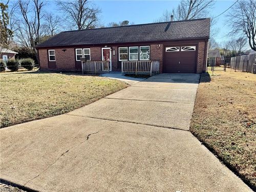 286 Marlboro Rd, Newport News, VA, 23602-6418 | Card Image