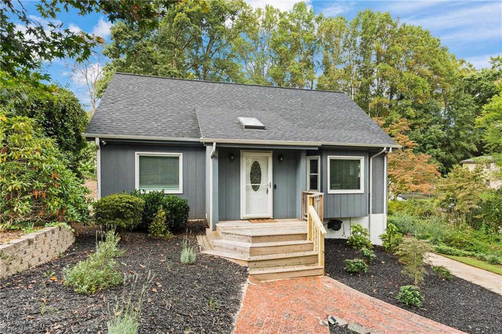Tiffany Ave, Winston Salem, NC 27104