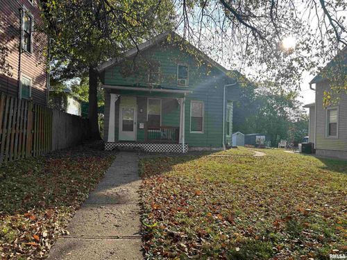 1323 Leclaire St, Davenport, IA, 52803-4449 | Card Image