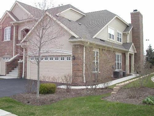 583 Saddlebrook Ln, Vernon Hills, IL, 60061-4303 | Card Image