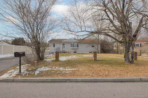 19 James Rd, Monroe, NY, 10950-4316 | Card Image