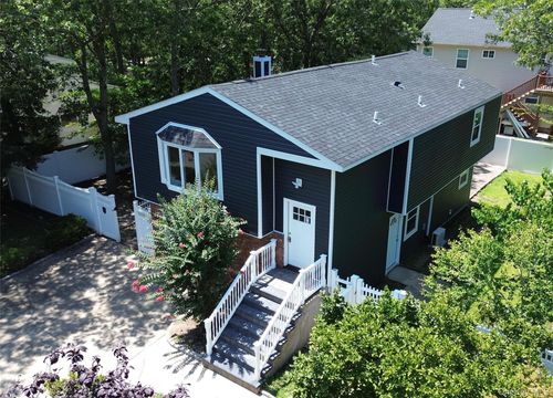 64 Chestnut St, Brookhaven, NY, 11719-9445 | Card Image