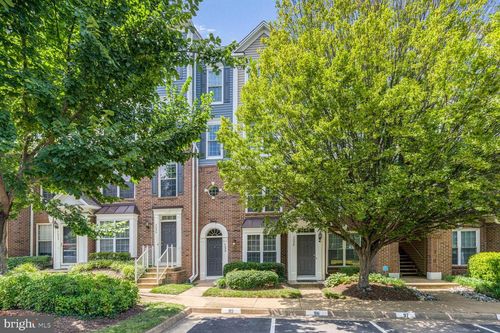7028 Falls Reach Dr, FALLS CHURCH, VA, 22043-2327 | Card Image