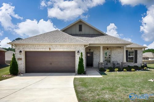 15709 Bees St, Harvest, AL, 35749-6109 | Card Image