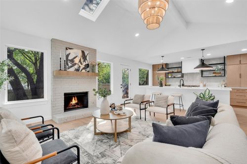 3902 Burr Oak Ln, Austin, TX, 78727-2940 | Card Image