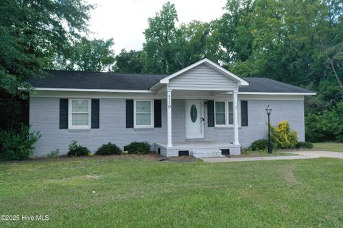 510 Village St, Bladenboro, NC, 28320-6906 | Card Image