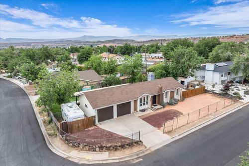2088 Panorama Pkwy, St George, UT, 84790-8122 | Card Image