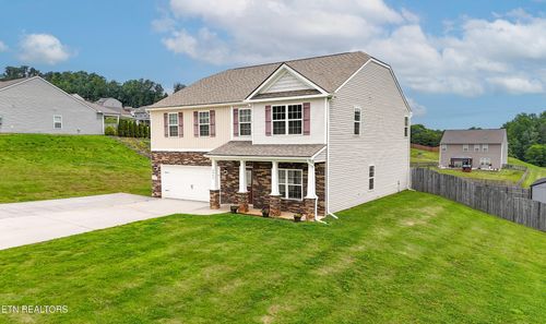 3045 Sagegrass Dr, Louisville, TN, 37777-3573 | Card Image