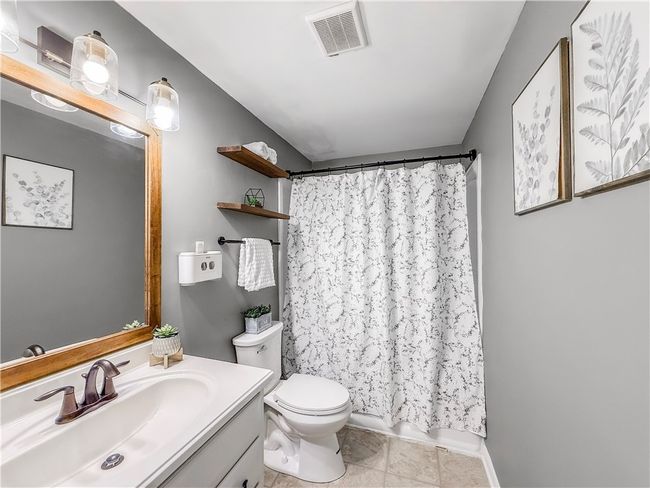 133 Glengarry Dr, House other with 3 bedrooms, 2 bathrooms and 2 parking in Coraopolis PA | Image 23