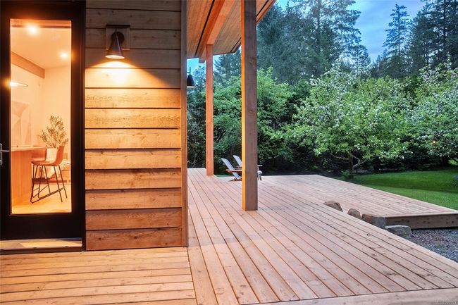 585 Wildwood Cres, House other with 1 bedrooms, 1 bathrooms and 3 parking in Gabriola Island BC | Image 52