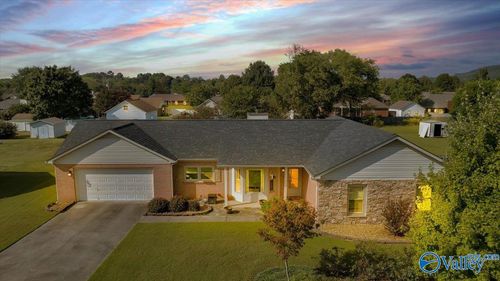 211 Perennial Way, Madison, AL, 35757-8316 | Card Image