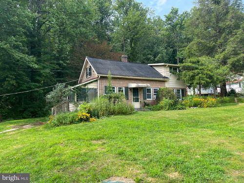 2962 Harmonyville Rd, ELVERSON, PA, 19520-8900 | Card Image