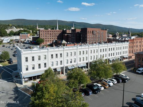 32-32 Holden St, North Adams, MA, 01247-2424 | Card Image