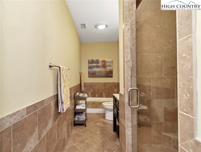 304 - 150 Prudden Ln, Condo with 2 bedrooms, 2 bathrooms and null parking in Blowing Rock NC | Image 23