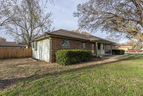 1515 E 82nd St S, Haysville, KS, 67060-9355 | Card Image