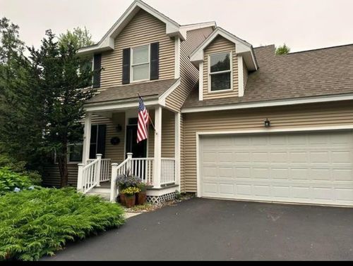 18 Haines Brook Farm Ln, Greenland, NH, 03840-2365 | Card Image