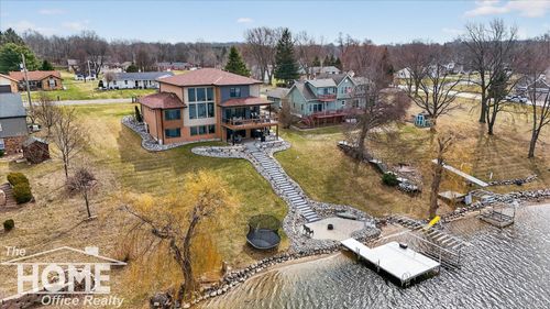 1965 W Manitou Dr, Owosso, MI, 48867-8726 | Card Image