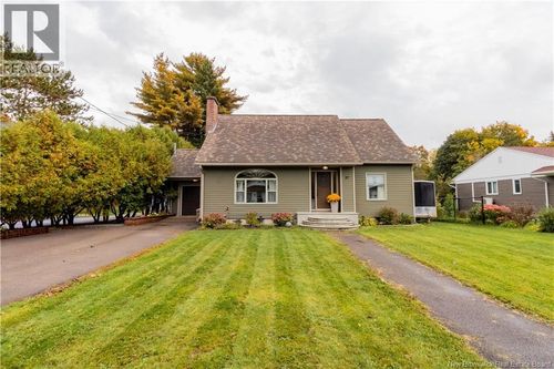 27 Stewart Ave, Sussex, NB, E4E2E7 | Card Image