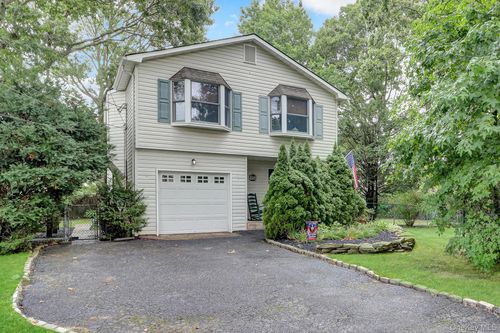 41 Main Ave, Mastic, NY, 11950-3904 | Card Image