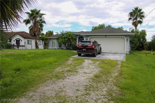 2840 43rd Ave Ne, Naples, FL, 34120-7479 | Card Image