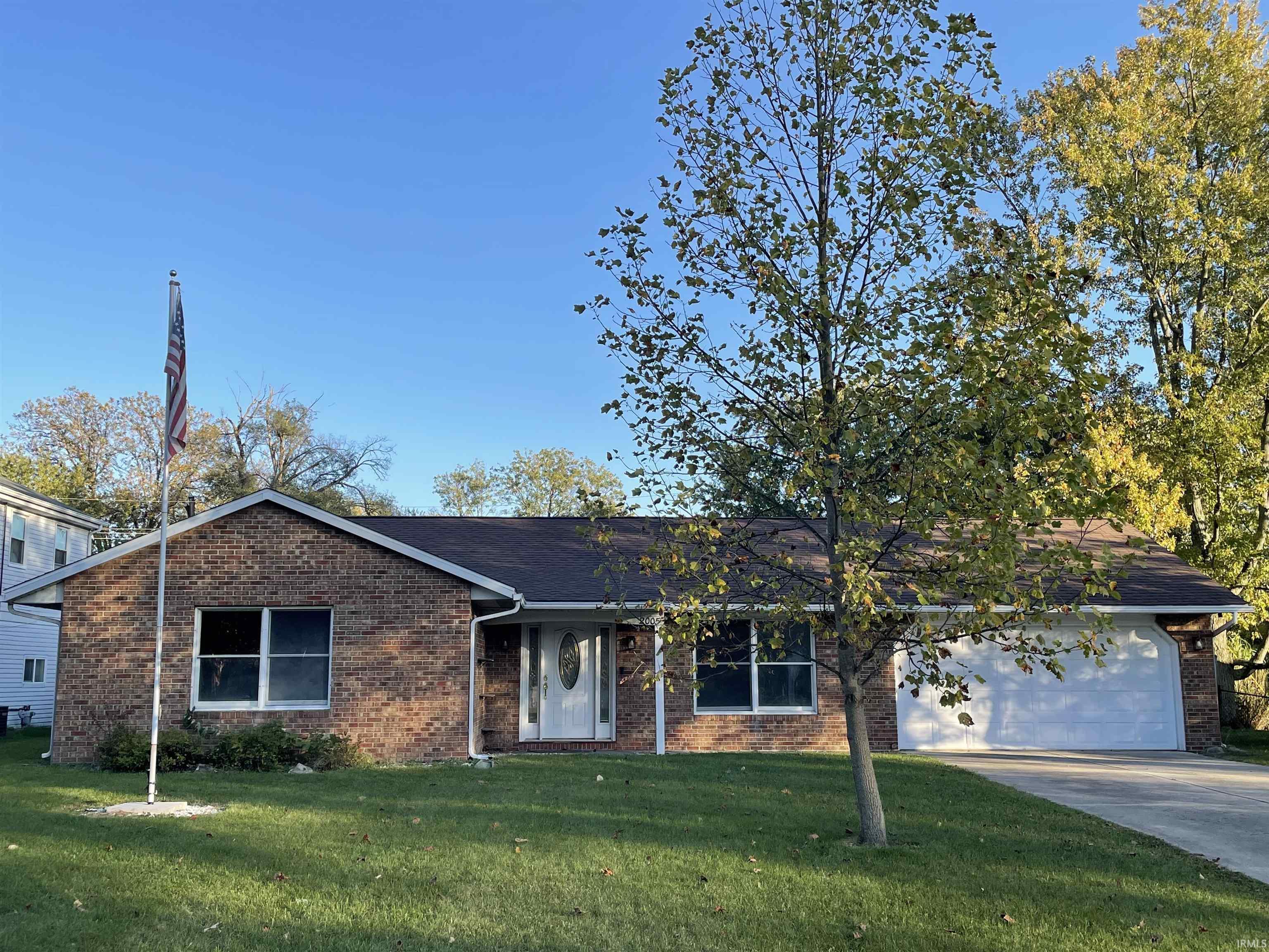 2005 W Christy Lane, For Sale in Muncie Zoocasa