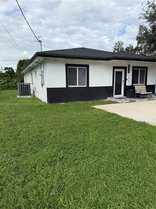 1941 Nw 151st St, Miami Gardens, FL, 33054-2830 | Card Image