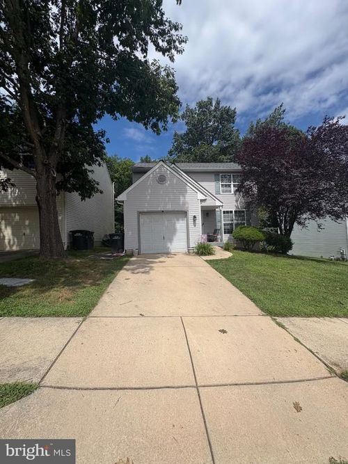 112 Country Run Dr, COATESVILLE, PA, 19320-3068 | Card Image