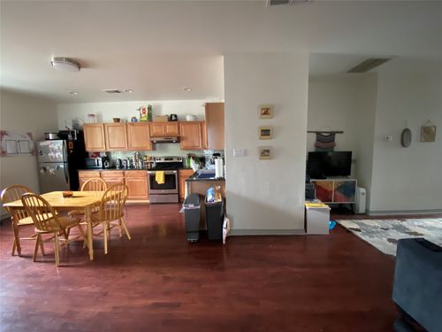 b4-615 W North Loop Blvd, Austin, TX, 78751-1812 | Card Image