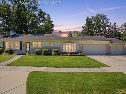 34155 Oakdale St, Livonia, MI, 48154-2575 | Card Image