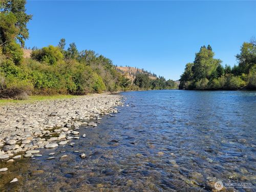 50 Highway 10, Cle Elum, WA, 98922 | Card Image